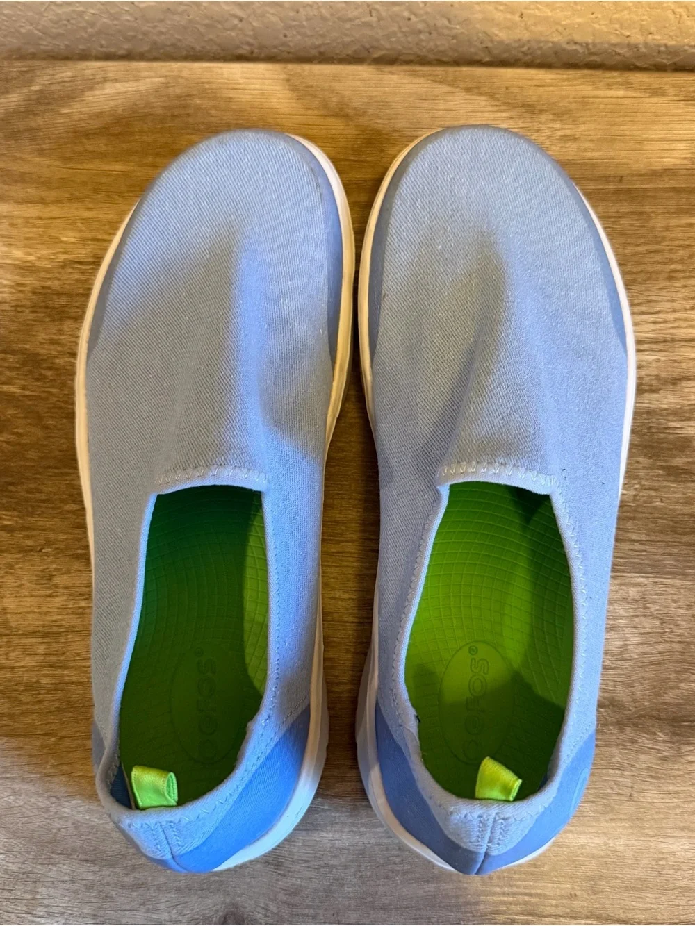 Oofos Oomg eeZe Low Sport Recovery Shoes Denim Light Blue Womens Size 9